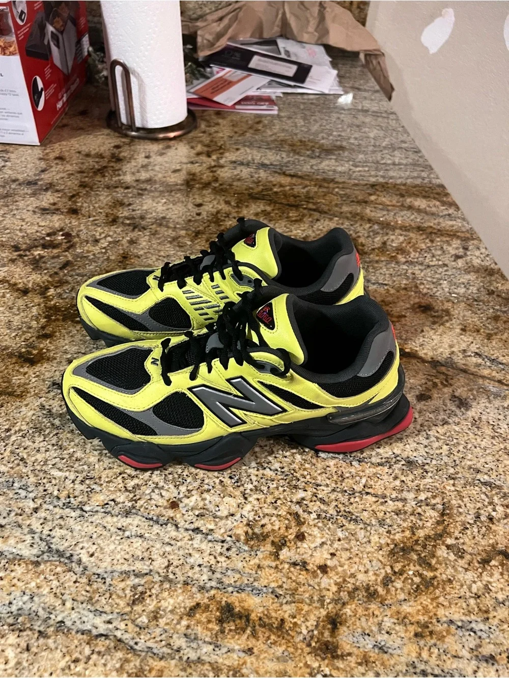 New Balance 9060 “Tea Tree” Neon Yellow Black Men’s Size 10 U9060NRG